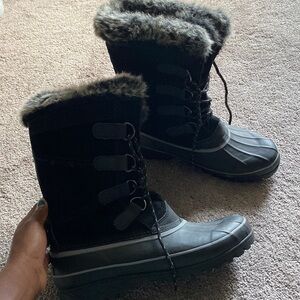Khombu Boots SIZE 11